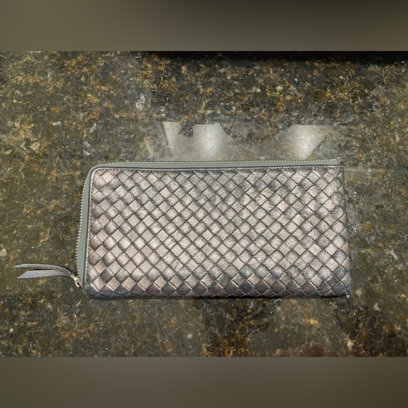 Bottega Veneta Wallet - Picture 2 of 5